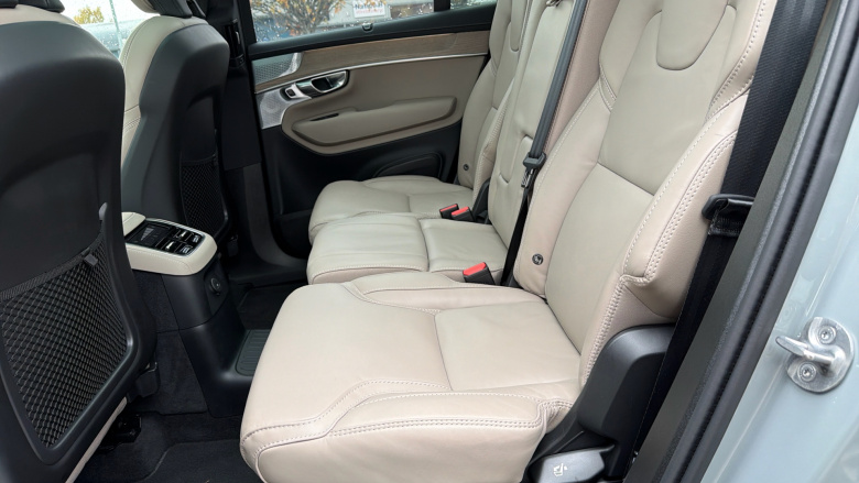 Volvo XC90 2.0 T8 PHEV Ultra Dark 5dr AWD Geartronic Estate